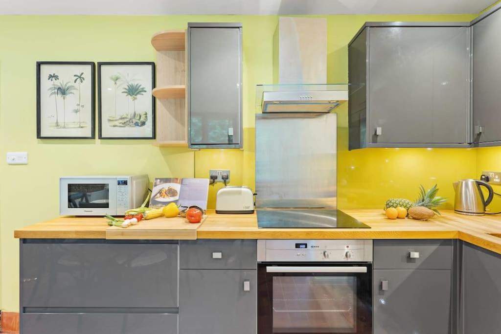 Bramblewood - Cosy Chic, Hot Tub, Close To Beach Stokeinteignhead المظهر الخارجي الصورة