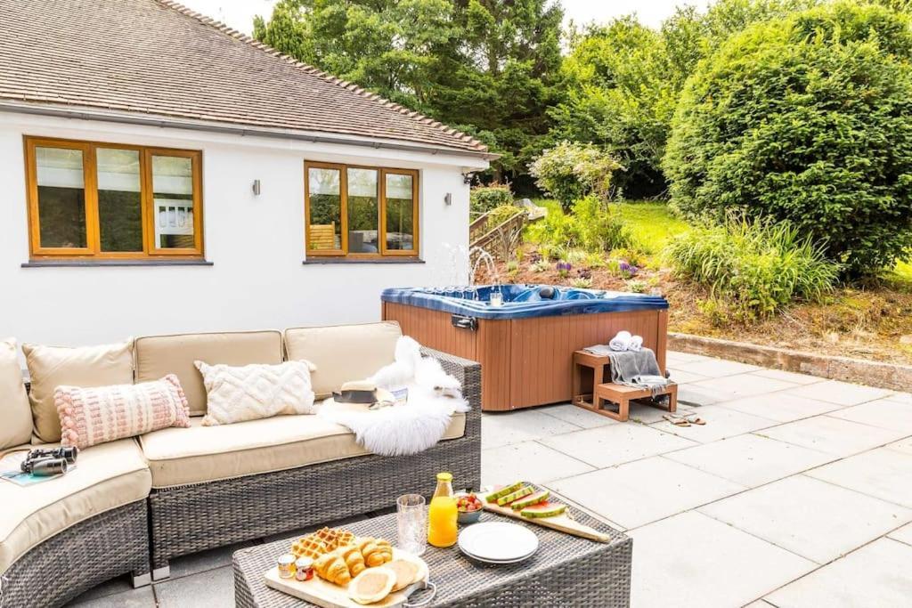 Bramblewood - Cosy Chic, Hot Tub, Close To Beach Stokeinteignhead المظهر الخارجي الصورة