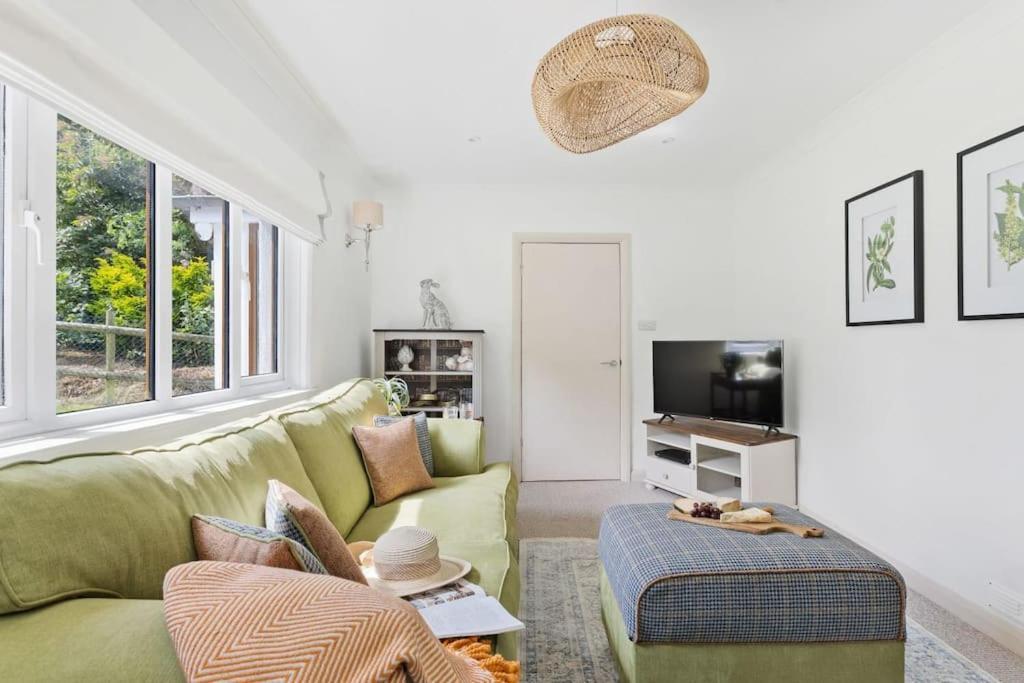 Bramblewood - Cosy Chic, Hot Tub, Close To Beach Stokeinteignhead المظهر الخارجي الصورة