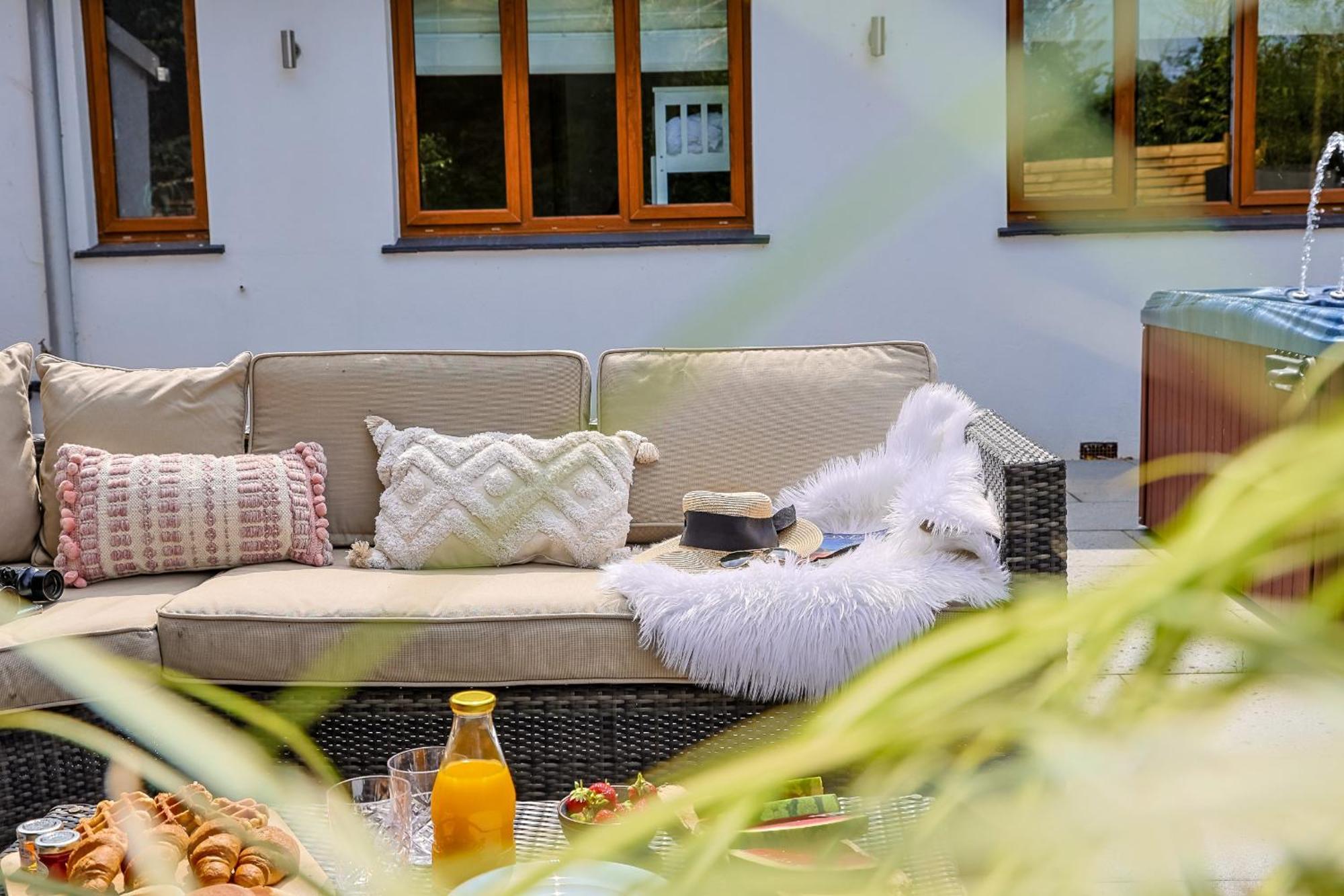 Bramblewood - Cosy Chic, Hot Tub, Close To Beach Stokeinteignhead المظهر الخارجي الصورة